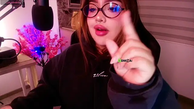 asheryn online show from August 8, 1:02 am