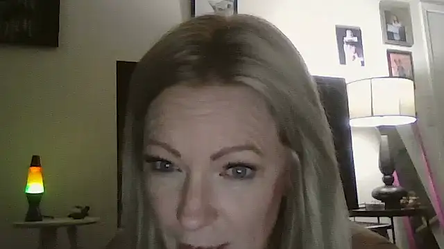 sinfulsara online show from December 4, 10:39 am