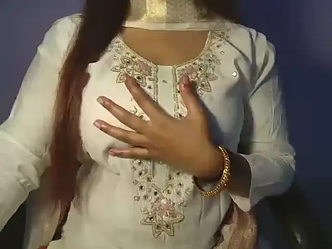 Hotty Suzuka online show from March 9, 5:32 am