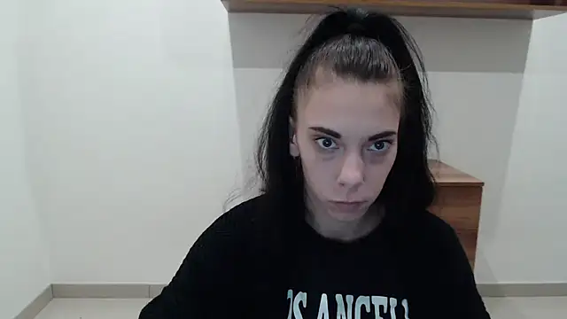 Lillia dark online show from December 5, 12:50 pm