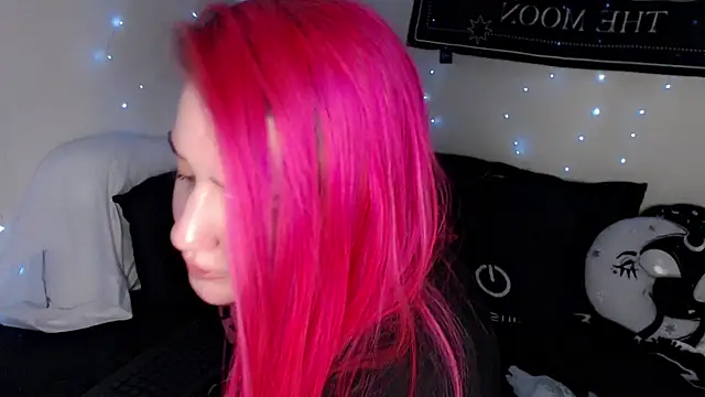 MaryMary  online show from February 13, 6:09 pm