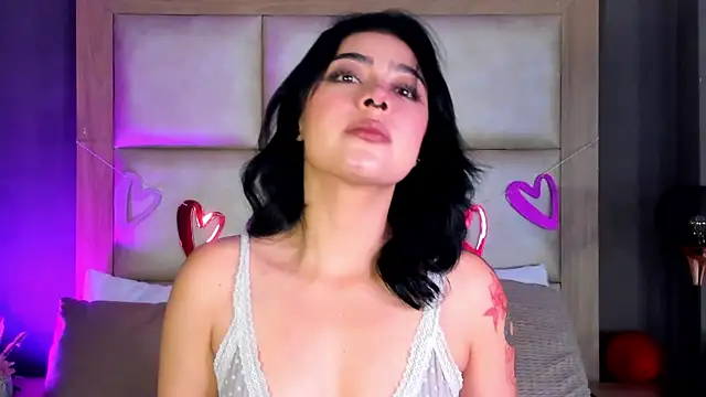 TaniaRedd  online show from February 11, 1:45 pm