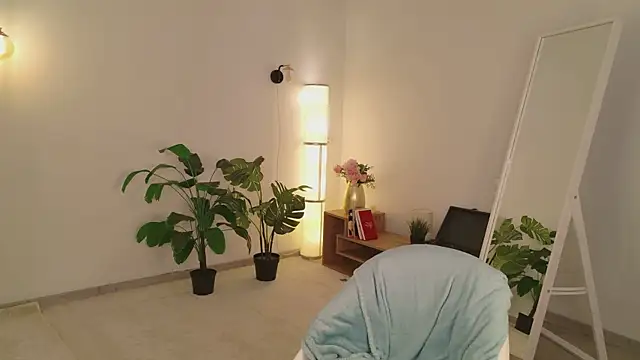 tinapie online show from March 11, 1:58 pm