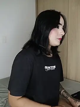 tiffanybrowm online show from March 15, 3:19 am