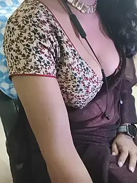 Preeti345 online show from July 17, 4:43 pm