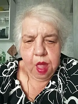 HapinessLovee online show from June 17, 1:34 pm