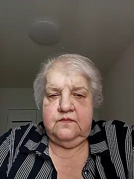 HapinessLovee online show from February 8, 10:19 am