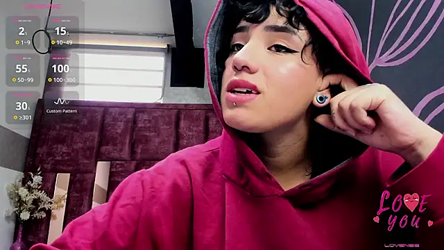 Kiara Fox   online show from February 25, 9:35 pm