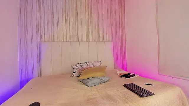 EdnaJara online show from February 3, 3:59 am