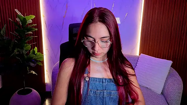 scarlettvg online show from December 5, 4:34 am