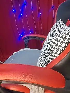Alone nothing online show from June 25, 3:57 pm