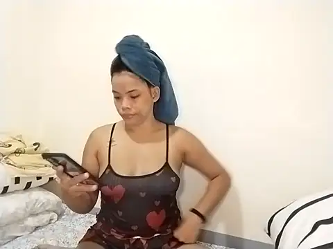 Cinpussie89 online show from February 18, 7:18 am