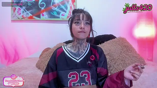 Julls420  online show from June 18, 5:53 am