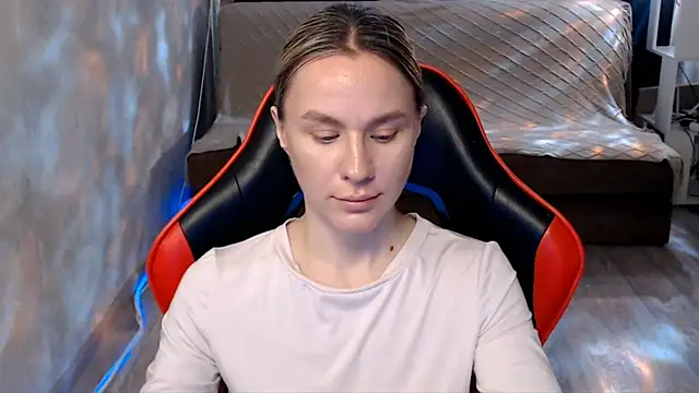 MiaBun1 online show from March 18, 5:45 am