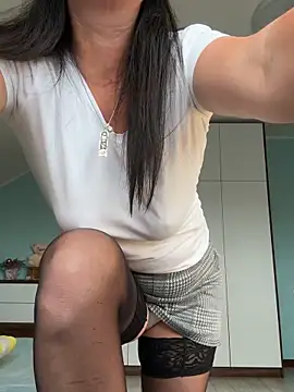 CherryCherry03 online show from May 1, 9:01 am