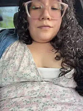 VanesssaMilf  online show from June 28, 9:21 pm