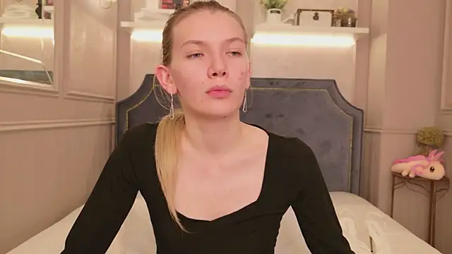Vivien Hans online show from July 24, 2:09 am