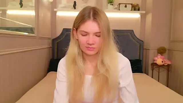 Vivien Hans online show from June 19, 9:29 pm