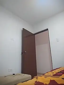 Nini Love  online show from March 1, 5:01 pm