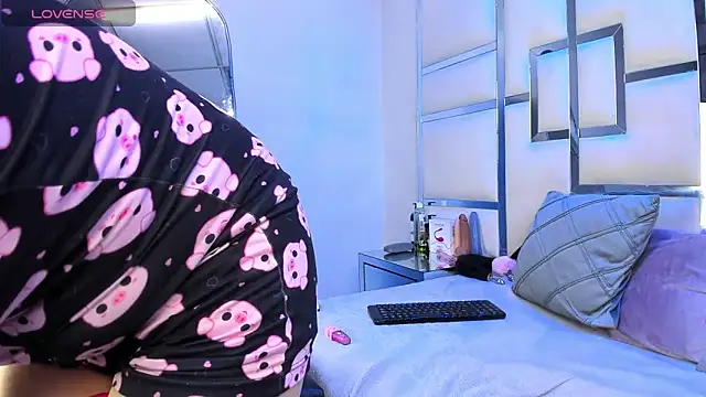 IssysLeBlanc online show from March 5, 8:54 am