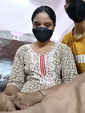 couplegk71 online show from February 19, 1:49 am