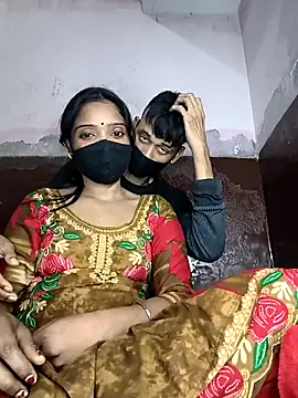 couplegk71 online show from February 10, 6:33 pm