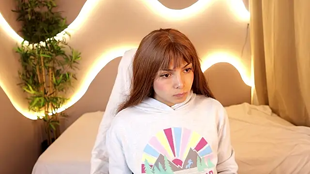 simone sky online show from February 23, 1:32 pm