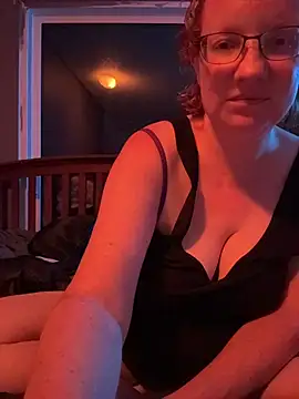 Lenaravenswood online show from June 24, 6:23 am