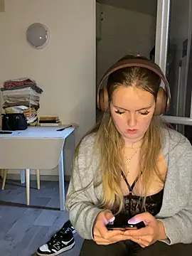 Vikml166 online show from March 3, 7:36 am