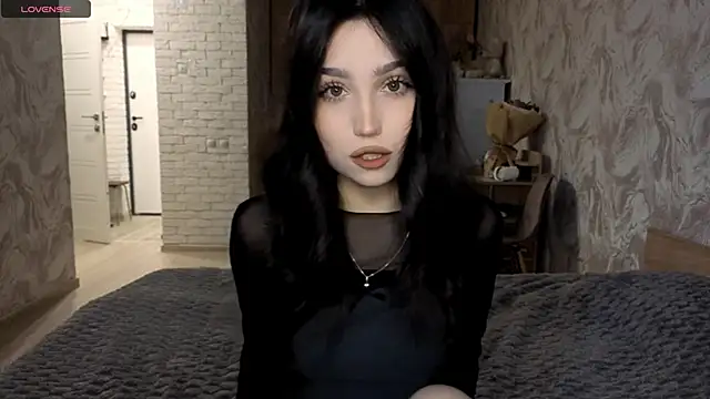 Qwami Amie online show from June 16, 10:05 am