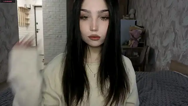 Qwami Amie online show from June 7, 7:37 am