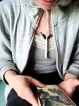 little-effy online show from June 9, 1:38 am