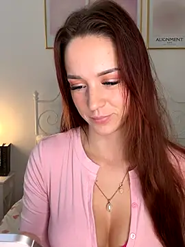 SexyJuliaaa69 online show from December 14, 9:37 am