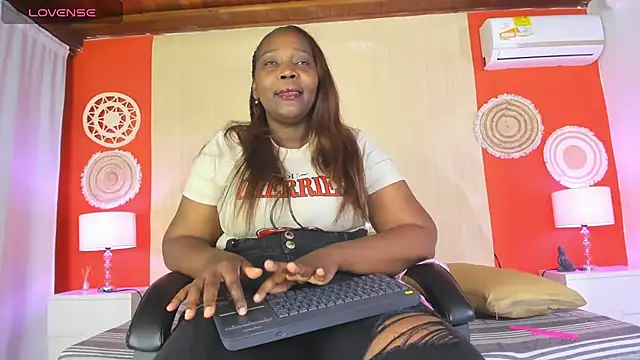 NikollSalas online show from July 6, 12:43 pm