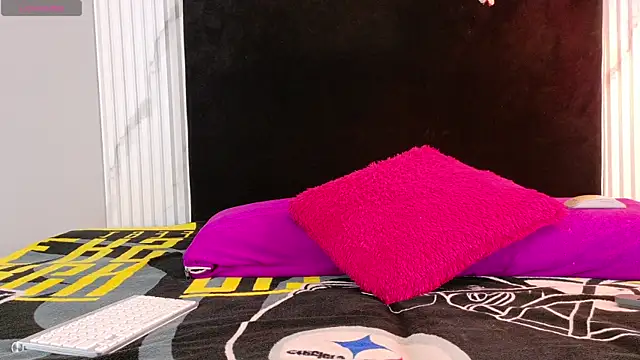 bella moonlight cr online show from July 30, 3:40 am
