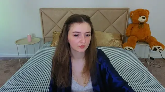 CyrenaLuxe online show from May 3, 11:57 am