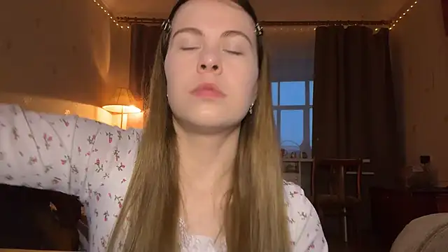 MaevAmy online show from December 21, 1:37 pm