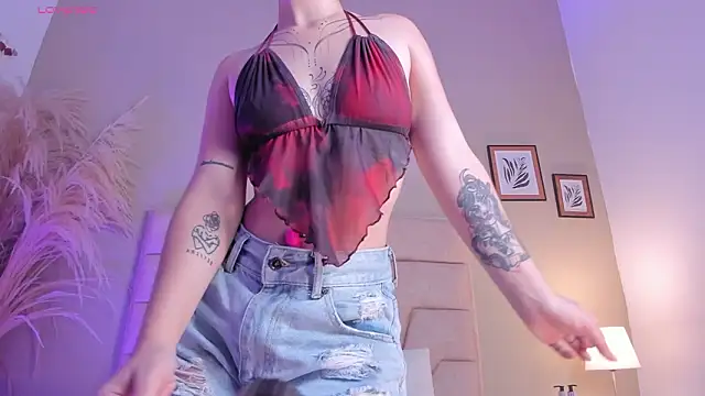 Amelia Saenz  online show from February 7, 7:40 pm