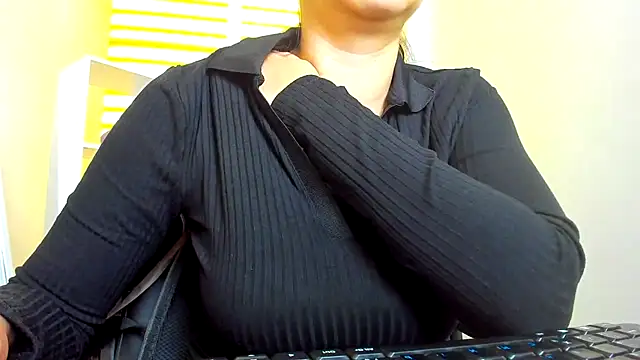 Aziza-New online show from March 13, 8:48 am