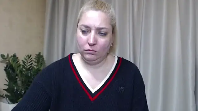 sweetpussy13 online show from March 27, 8:26 am