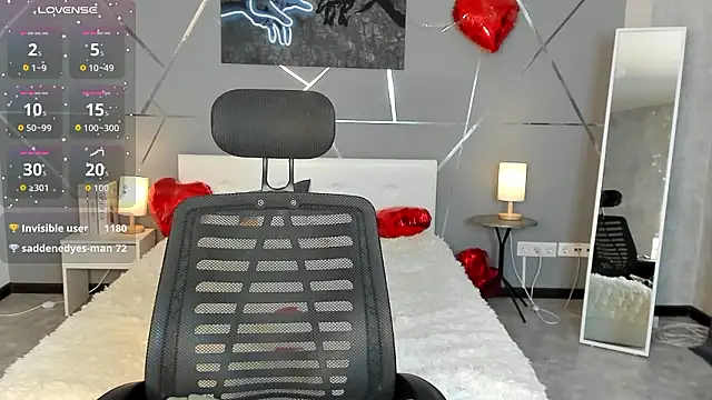 miss  evelyne online show from February 20, 6:26 am