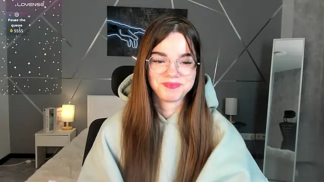 miss  evelyne online show from February 5, 1:41 am