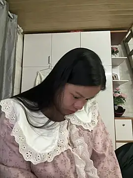 leo-kitty online show from April 26, 3:21 pm