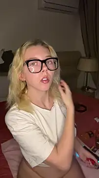 MonaNoire online show from February 18, 9:03 pm