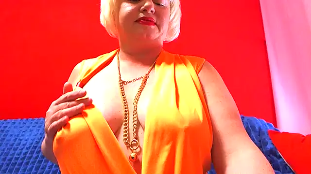 NaughtyMILF4UX online show from May 3, 11:13 am