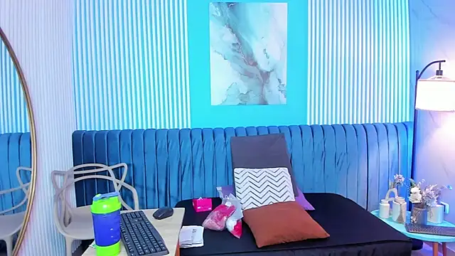 dahianeconnor online show from July 31, 11:55 am