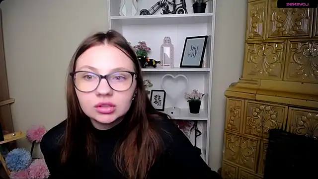 LiliaErmi online show from December 22, 7:00 am