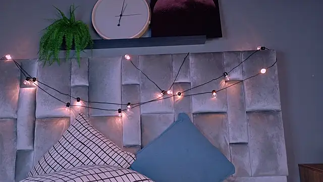 Miia Anderson online show from March 17, 1:26 pm