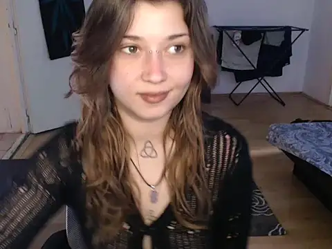 AlienforTwenty online show from January 11, 8:08 am