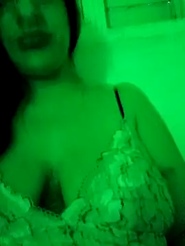 julietaloovee online show from March 19, 7:35 am